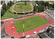 photo vue du ciel du complexe avec ses deux terrains sportifs